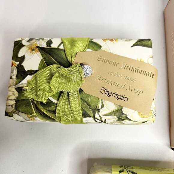 Mixed Lot of 3 NEW Artisanal Soaps Bars Rose Petals Gifts Scented - Picture 4 of 7